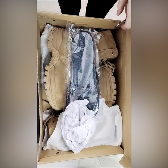 China's first-tier brand new brown training boots for men 9.9 percent new - Picture 5 of 8